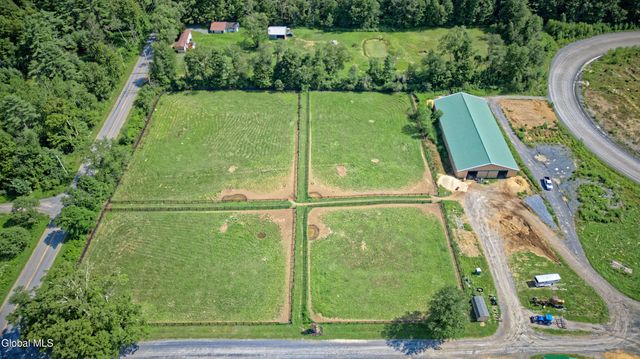 100 Howe Road, Greenfield, NY 12833