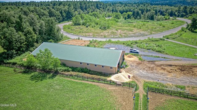 100 Howe Road, Greenfield, NY 12833