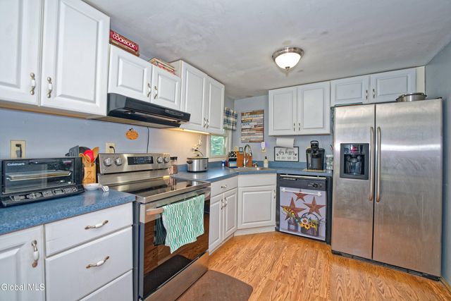 100 Howe Road, Greenfield, NY 12833