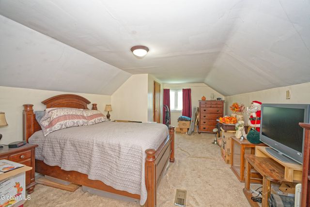 100 Howe Road, Greenfield, NY 12833