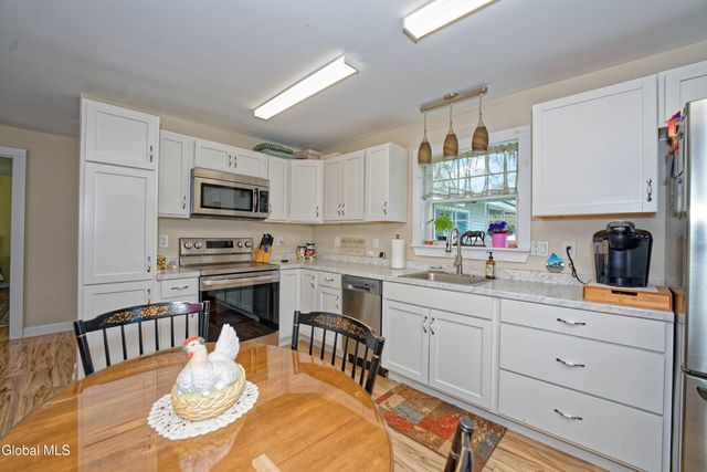 100 Howe Road, Greenfield, NY 12833