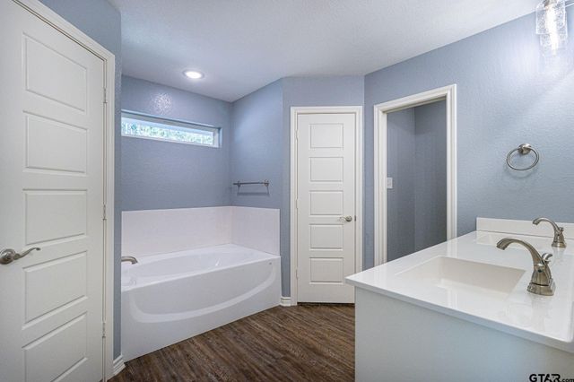 19842 N Meadow West Lane, Flint, TX 75762