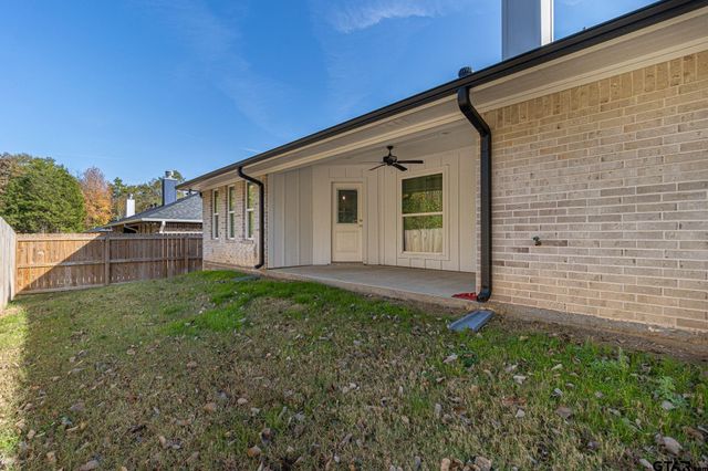 19842 N Meadow West Lane, Flint, TX 75762