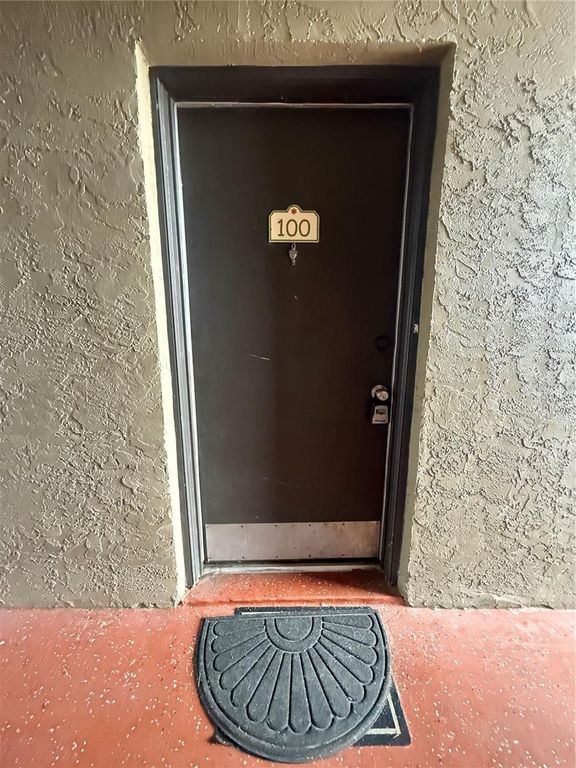305 WYMORE ROAD 100, Altamonte Springs, FL 32714