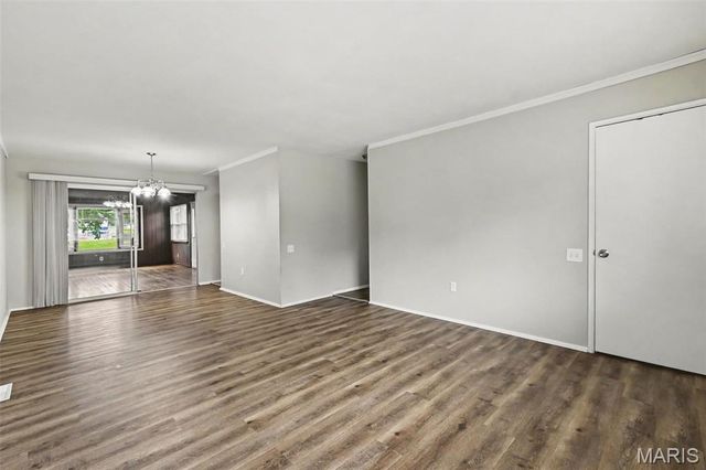 2640 Suffolk Place, Florissant, MO 63033