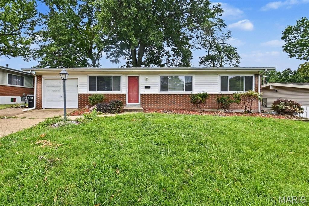 2640 Suffolk Place, Florissant, MO 63033