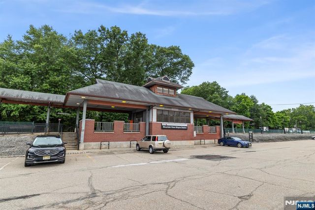 141 Mountainview Boulevard, Wayne, NJ 07470