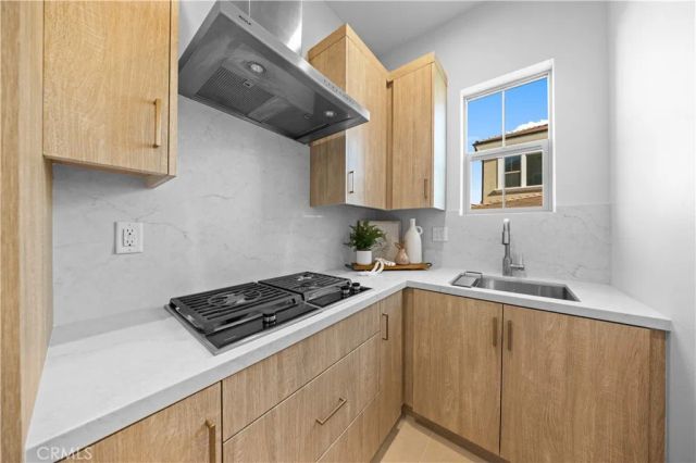 112 Oakstone, Irvine, CA 92618