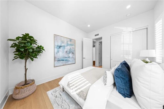 112 Oakstone, Irvine, CA 92618