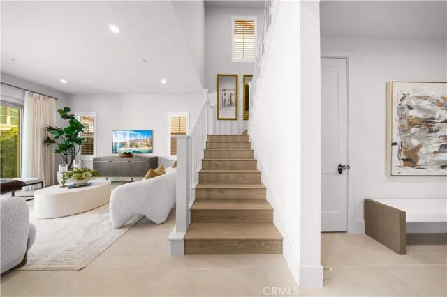 112 Oakstone, Irvine, CA 92618