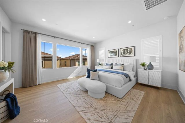 112 Oakstone, Irvine, CA 92618