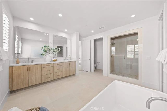 112 Oakstone, Irvine, CA 92618