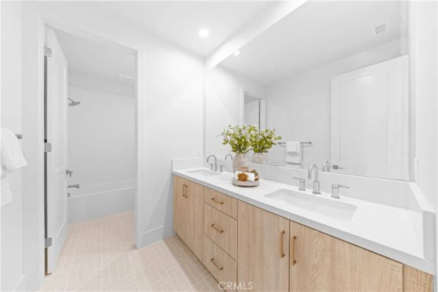 112 Oakstone, Irvine, CA 92618