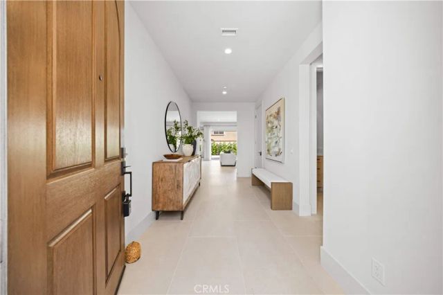 112 Oakstone, Irvine, CA 92618