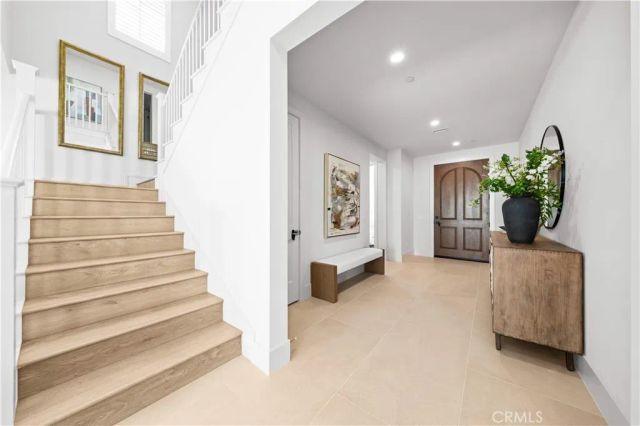 112 Oakstone, Irvine, CA 92618