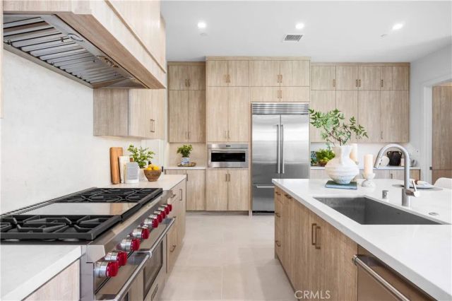 112 Oakstone, Irvine, CA 92618