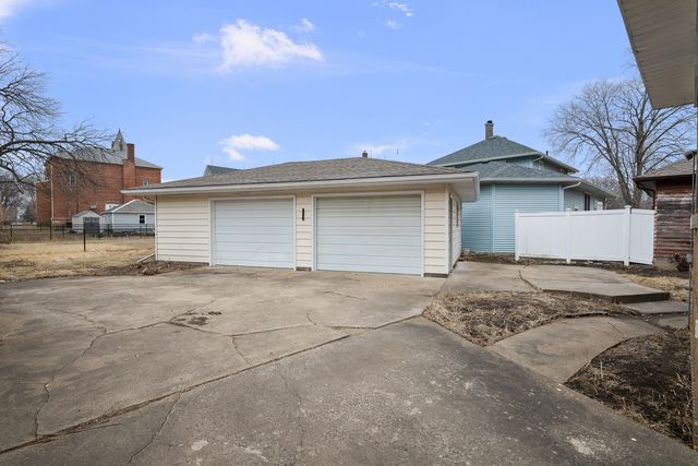 113 W South Street, Geneseo, IL 61254