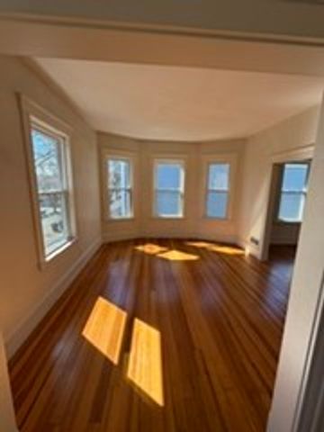 46-48 Cleveland St, Melrose, MA 02176