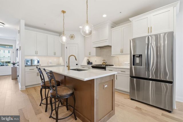 302 FOXTAIL LN, Chalfont, PA 18914