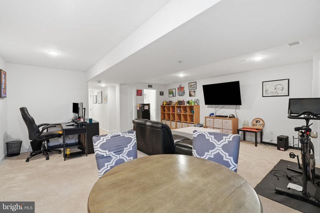 302 FOXTAIL LN, Chalfont, PA 18914