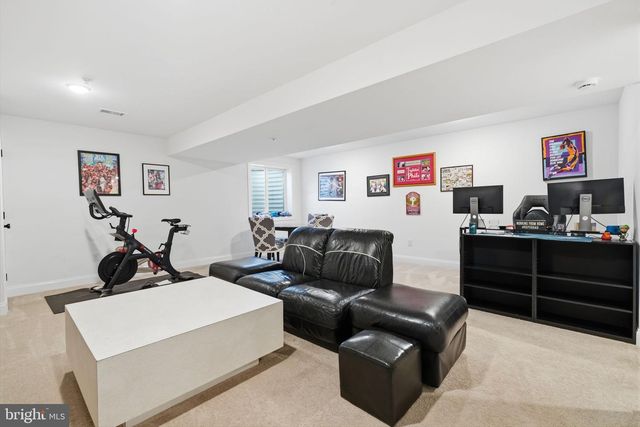 302 FOXTAIL LN, Chalfont, PA 18914