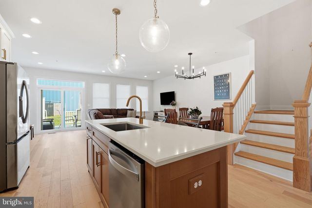 302 FOXTAIL LN, Chalfont, PA 18914
