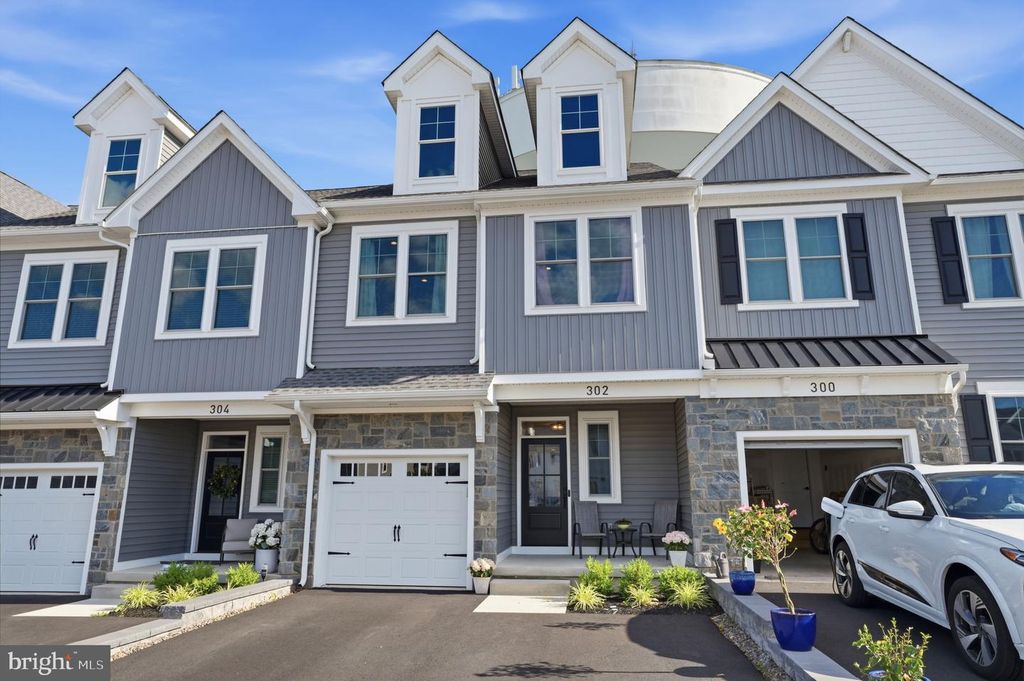 302 FOXTAIL LN, Chalfont, PA 18914
