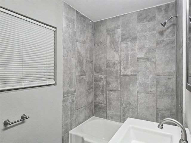 1223 Shawnee Street, Houston, TX 77034