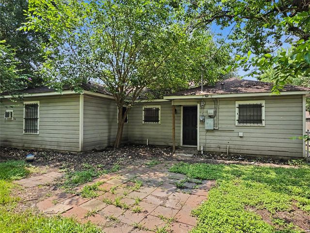 1223 Shawnee Street, Houston, TX 77034