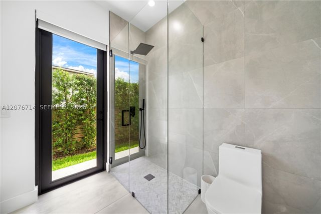 1629 NE 4th Pl, Fort Lauderdale, FL 33301