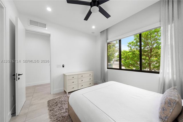 1629 NE 4th Pl, Fort Lauderdale, FL 33301