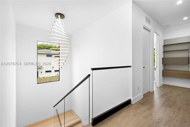 1629 NE 4th Pl, Fort Lauderdale, FL 33301