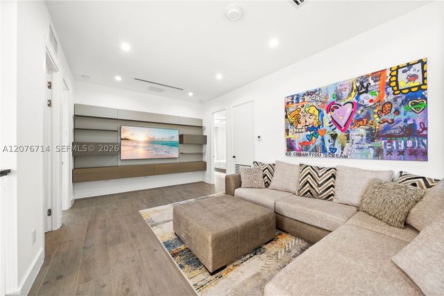 1629 NE 4th Pl, Fort Lauderdale, FL 33301