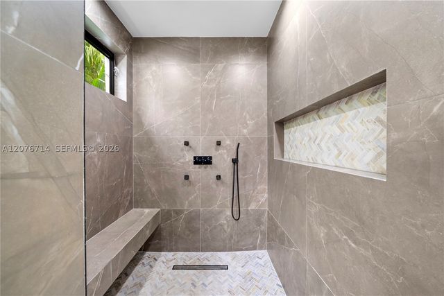 1629 NE 4th Pl, Fort Lauderdale, FL 33301