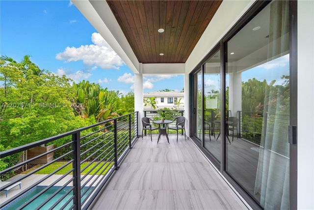 1629 NE 4th Pl, Fort Lauderdale, FL 33301