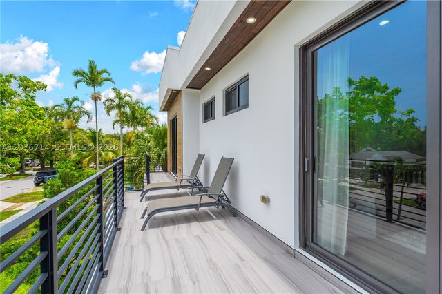 1629 NE 4th Pl, Fort Lauderdale, FL 33301