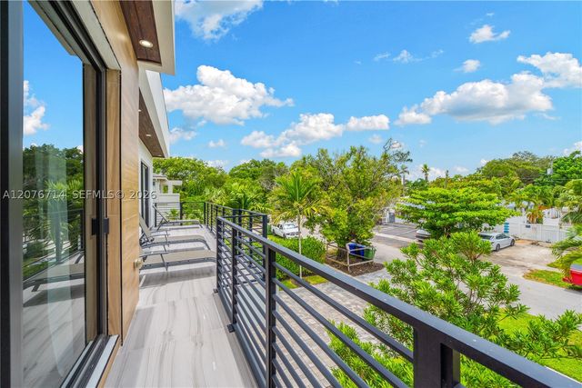 1629 NE 4th Pl, Fort Lauderdale, FL 33301