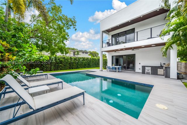 1629 NE 4th Pl, Fort Lauderdale, FL 33301