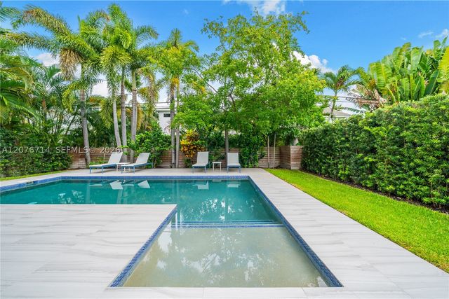 1629 NE 4th Pl, Fort Lauderdale, FL 33301