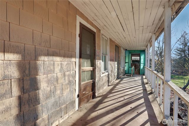 32910 5th Avenue, Black Diamond, WA 98010