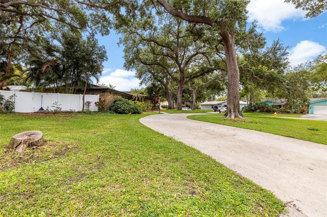 2215 BUENA VISTA DRIVE, Clearwater, FL 33764