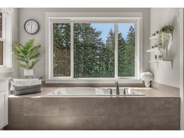 14952 Se TENDERFOOT Ln, Happy Valley, OR 97086