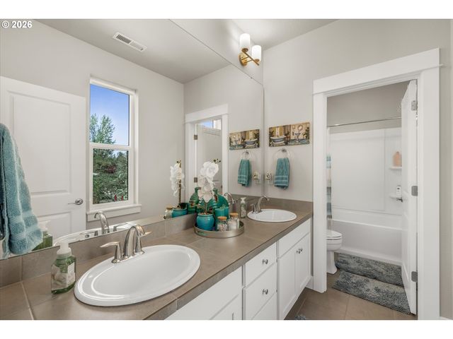 14952 Se TENDERFOOT Ln, Happy Valley, OR 97086