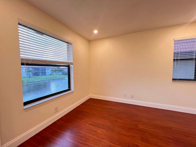 21911 Lake Forest Circle 206, Boca Raton, FL 33433
