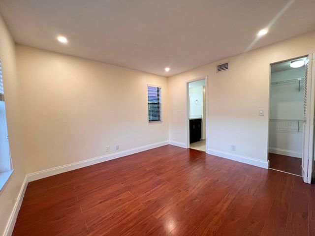 21911 Lake Forest Circle 206, Boca Raton, FL 33433