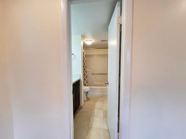 21911 Lake Forest Circle 206, Boca Raton, FL 33433