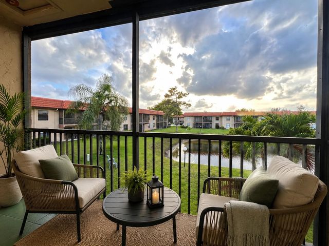 21911 Lake Forest Circle 206, Boca Raton, FL 33433