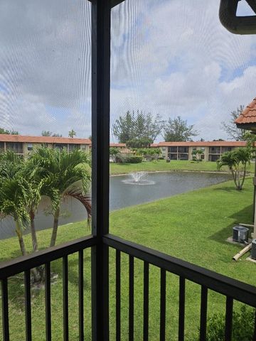 21911 Lake Forest Circle 206, Boca Raton, FL 33433