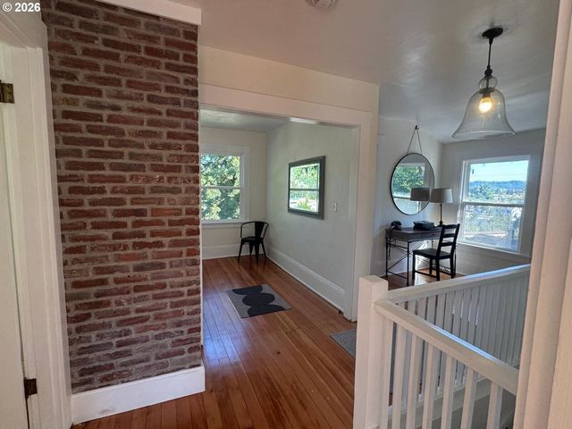 1105 WASHINGTON St, Oregon City, OR 97045