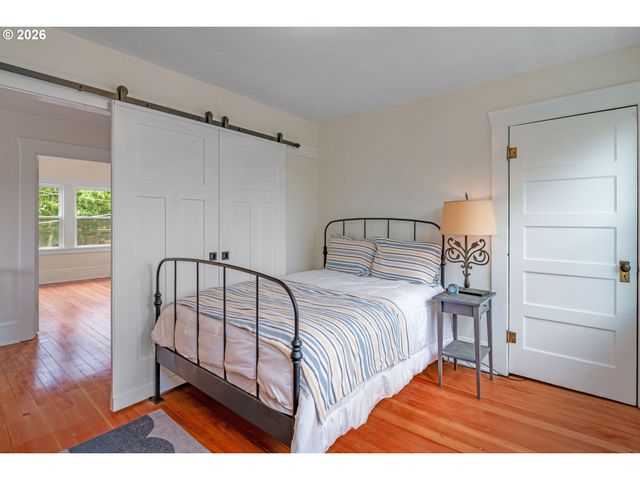 1105 WASHINGTON St, Oregon City, OR 97045